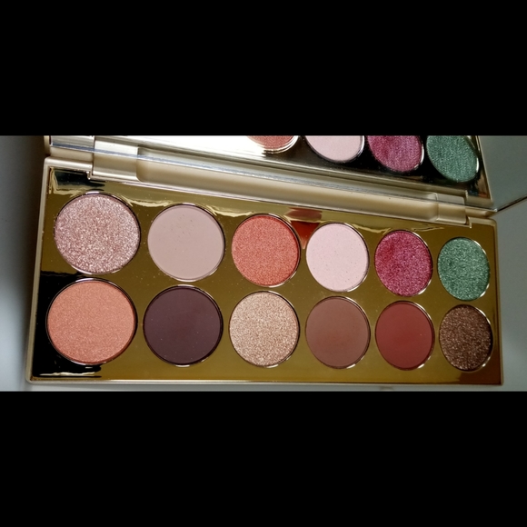 Stila After Hours Palette - Picture 2 of 9